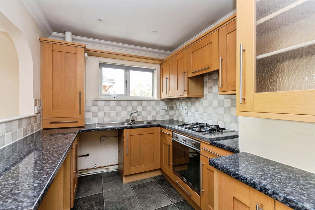 Property photo 2 of 11