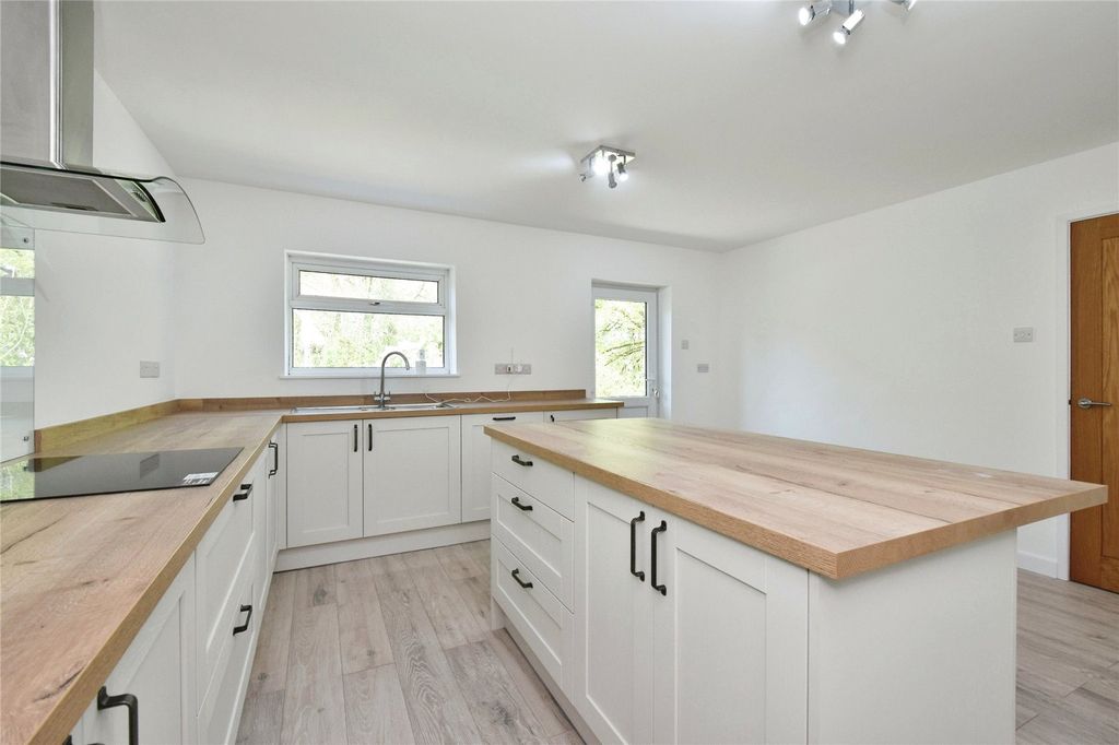 Property photo 3 of 18 Picture No. 40
