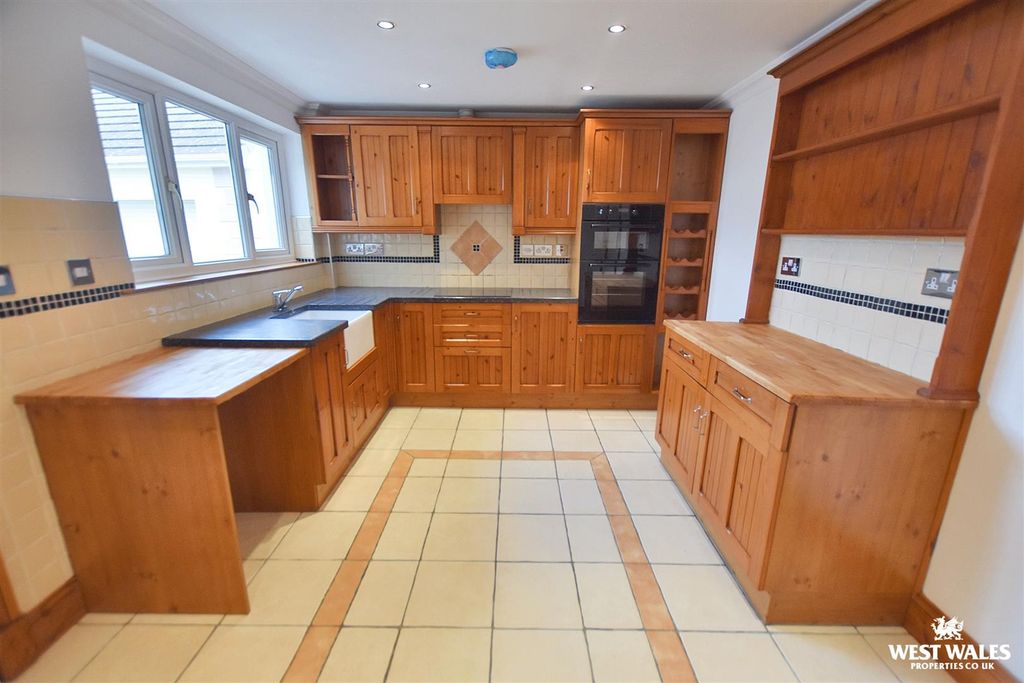 Property photo 2 of 25 19 (57).Jpg