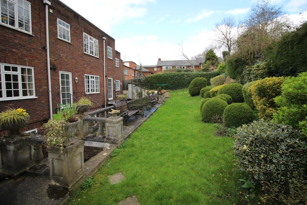 Property photo 2 of 8