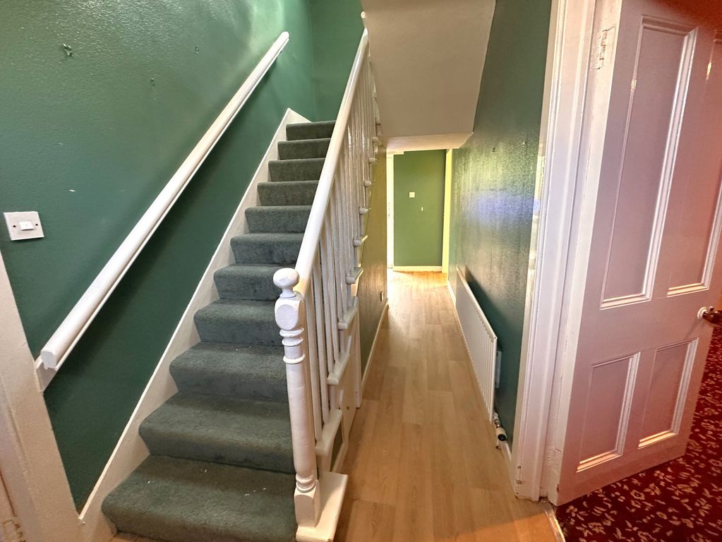 Property photo 2 of 11 Hall