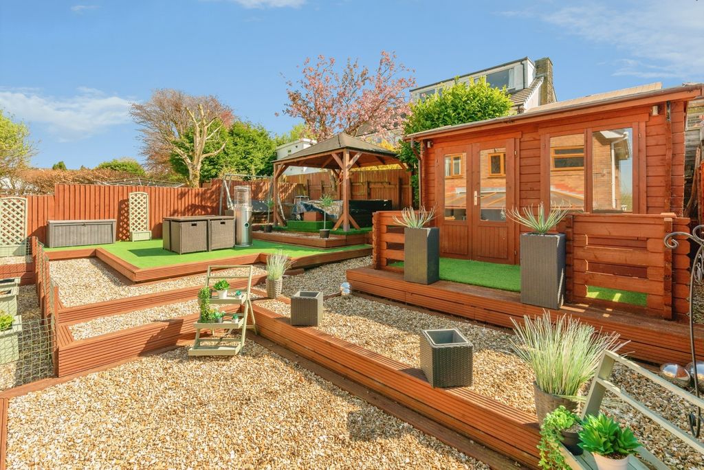 Property photo 3 of 37 Pbox-Img.Jpg