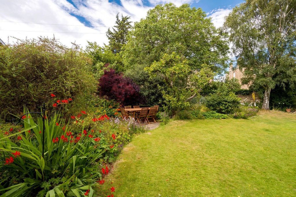 Property photo 3 of 26 Image
