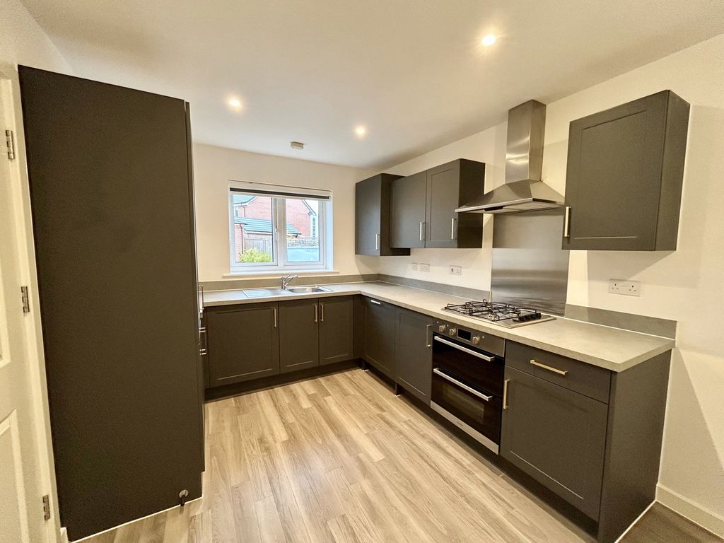 Property photo 3 of 14 Photo 10