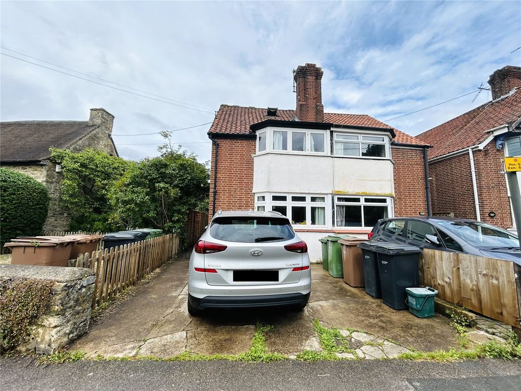 Property photo 1 of 8 External