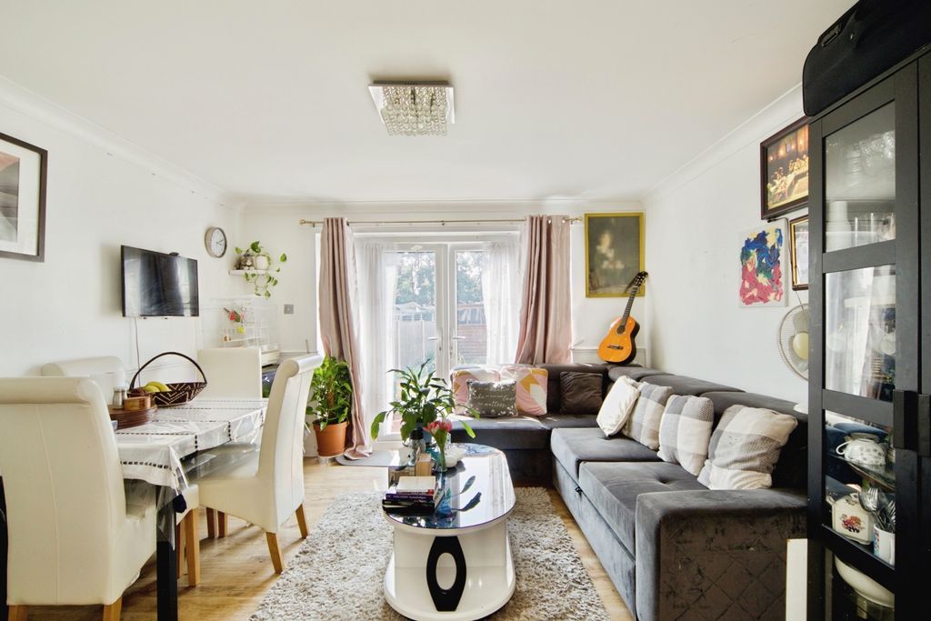 Property photo 2 of 17 Pbox-Img.Jpg