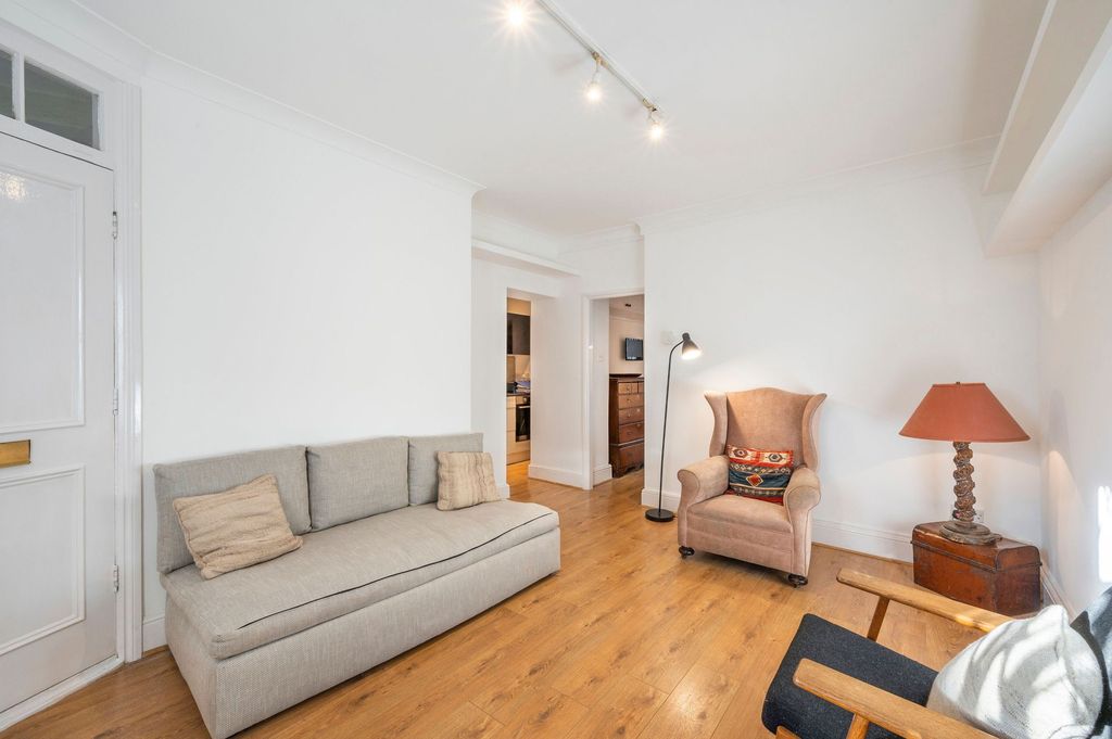 Property photo 2 of 8