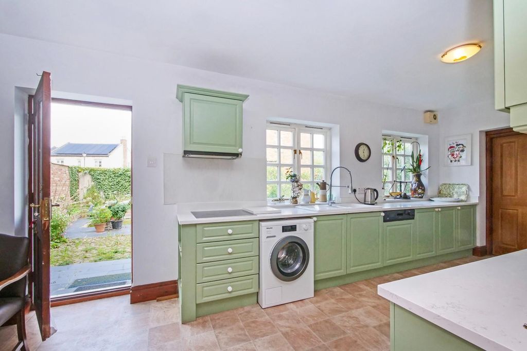 Property photo 2 of 32 Pnmb0034.Jpg