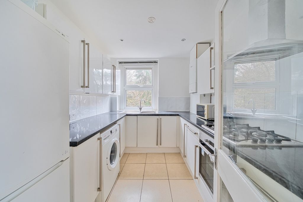 Property photo 2 of 13 1388503-4-6936E7F...