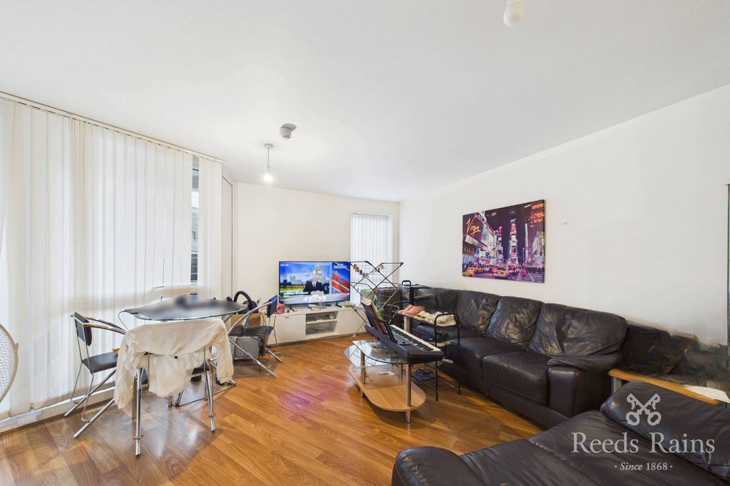 Property photo 3 of 7 Picture No. 09