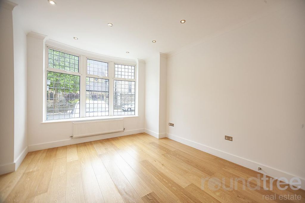 Property photo 2 of 12 (Main)