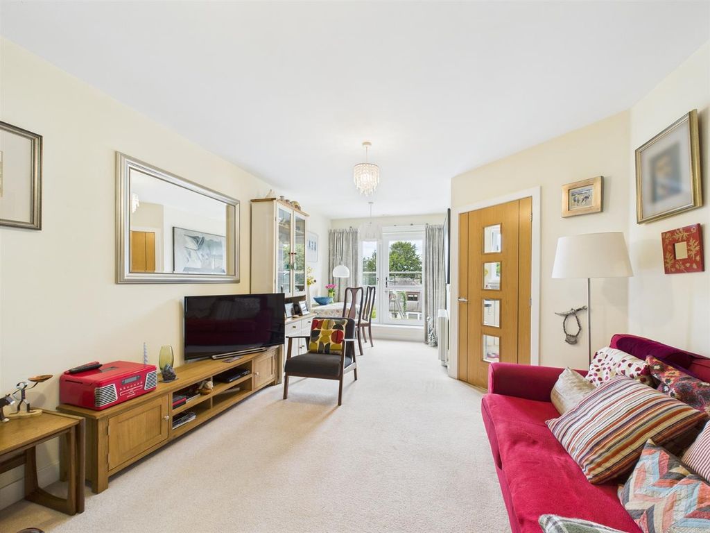 Property photo 2 of 16 Cam01486G0-Pr0780-Still005.Jpg
