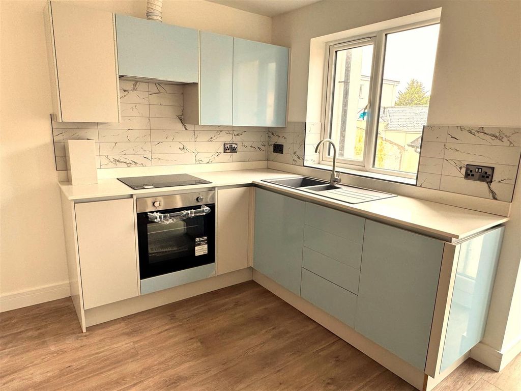 Property photo 2 of 9 Fl 3 Kitchen.Jpg