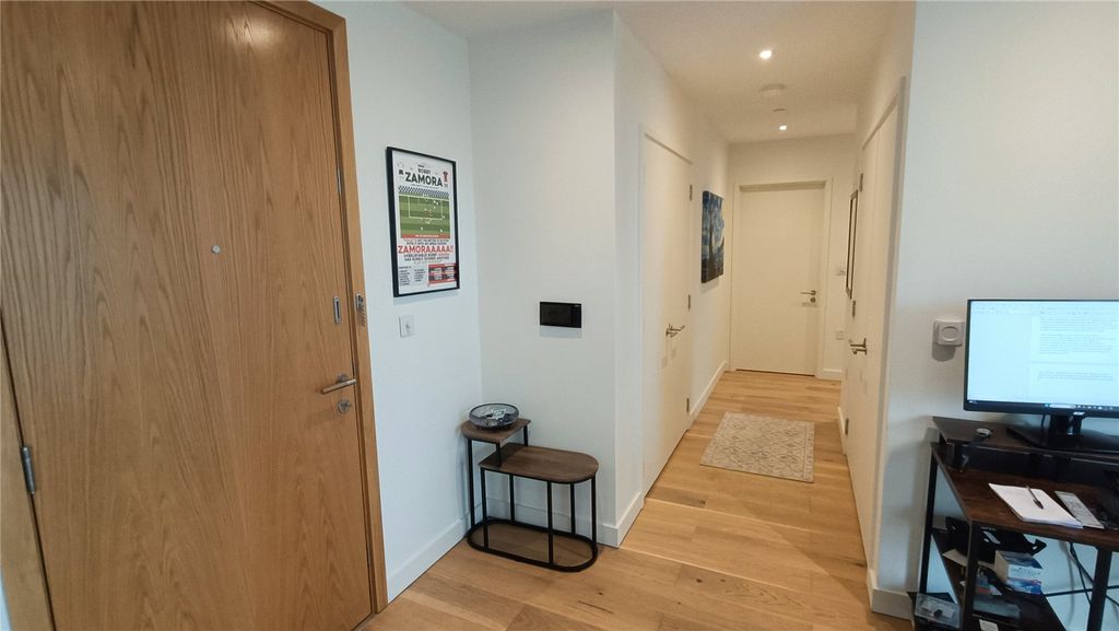 Property photo 2 of 13 Picture No. 10