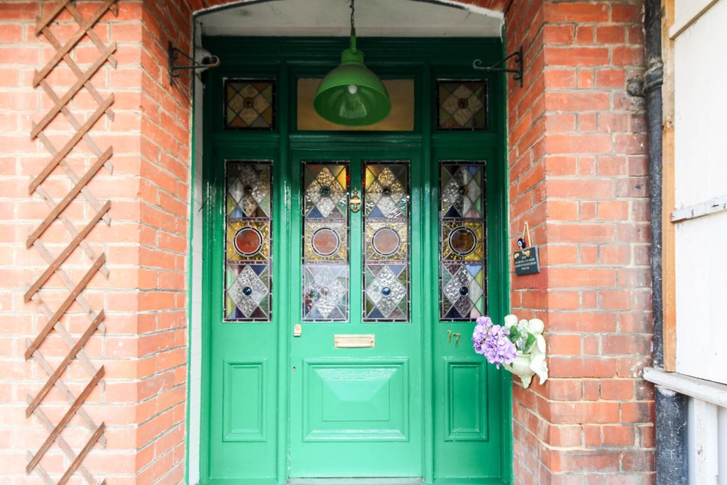 Property photo 2 of 15 Front (Exterior)