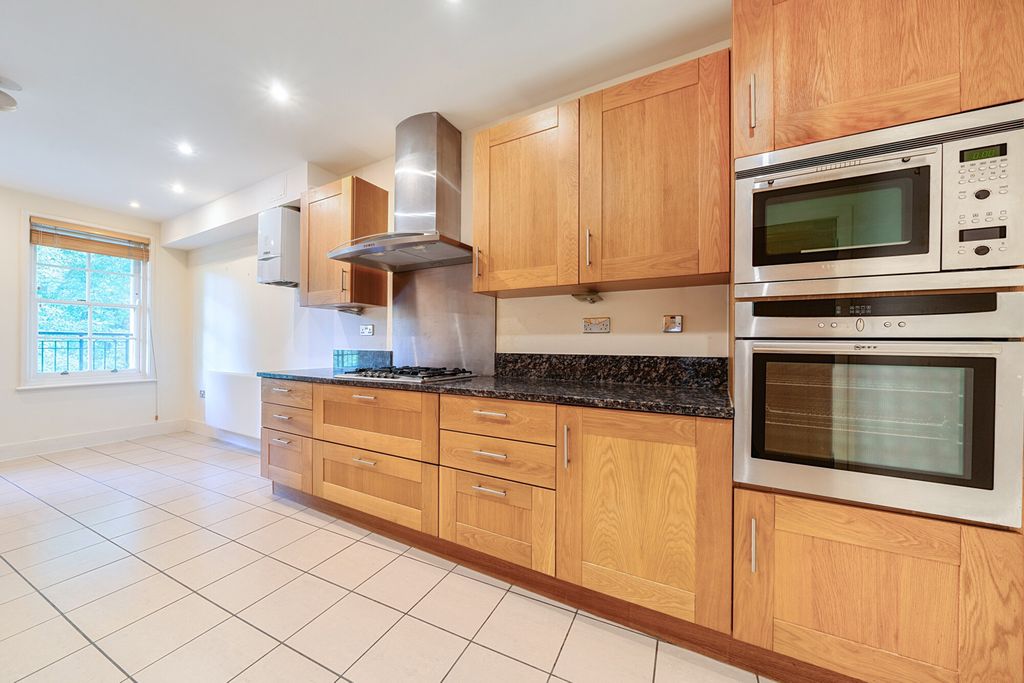 Property photo 3 of 16 Kitchen