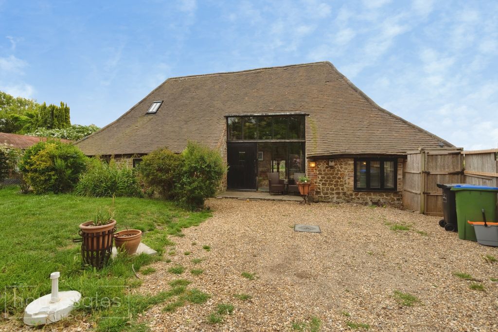 Property photo 1 of 26