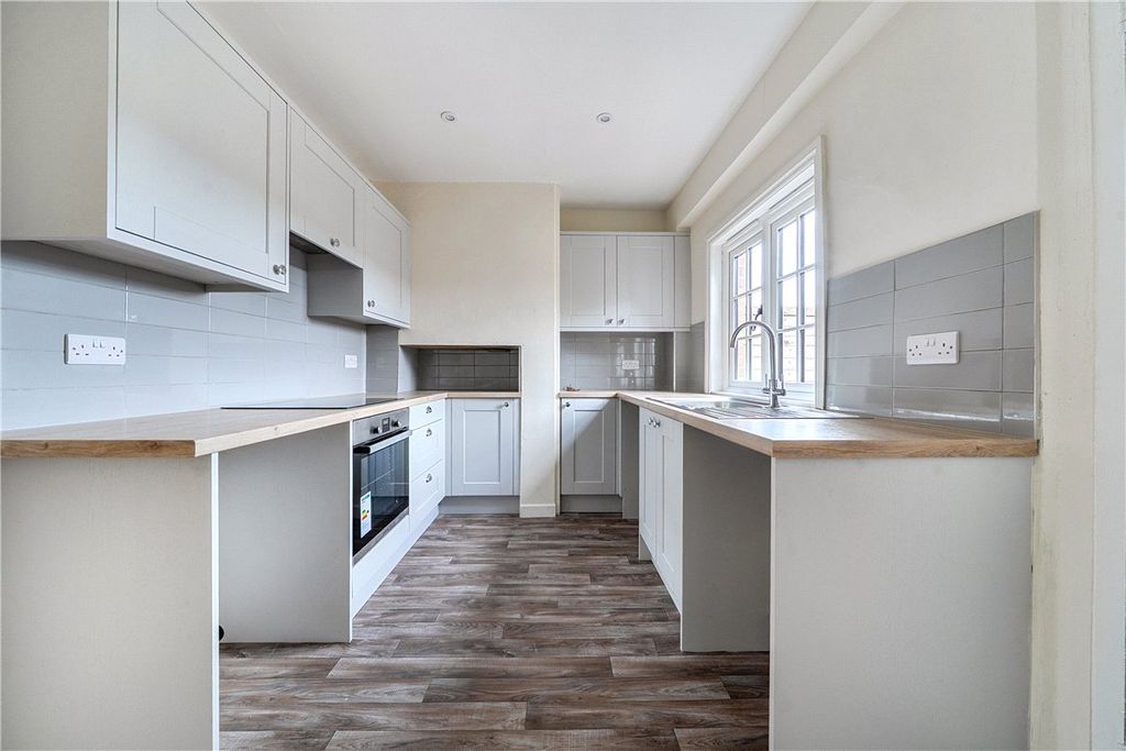 Property photo 2 of 14 Picture No. 04