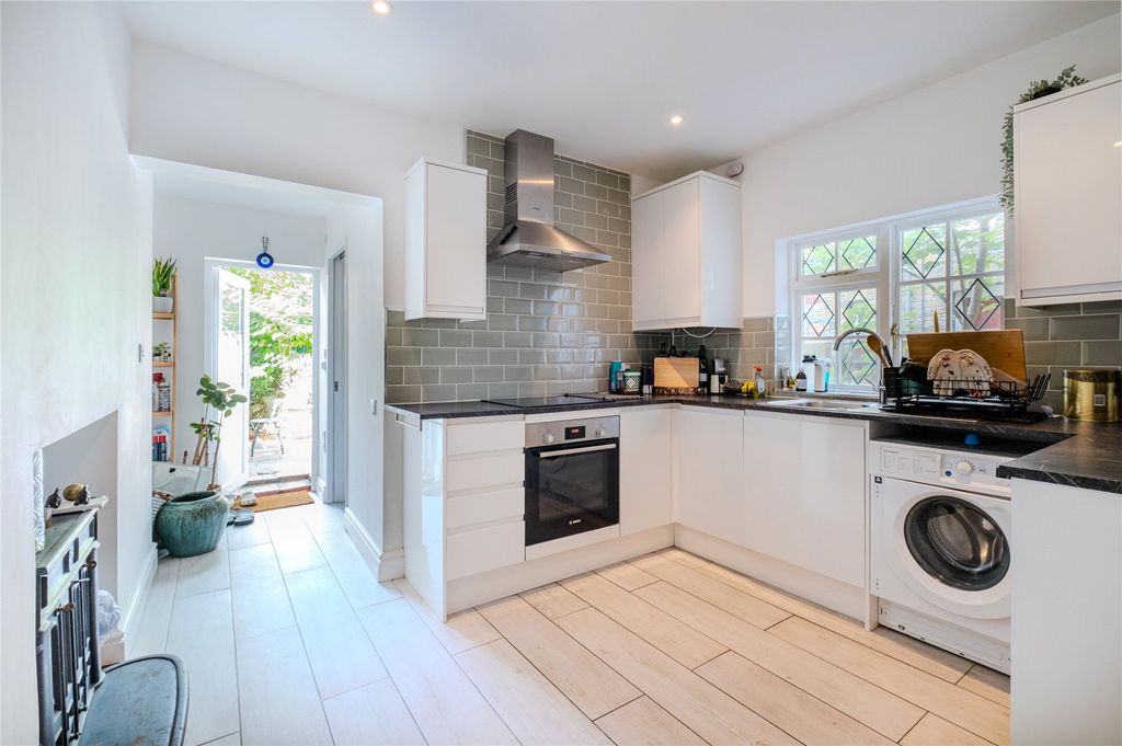 Property photo 3 of 7 Picture No. 12