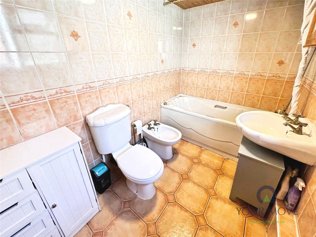 Property photo 3 of 15 Picture No. 21