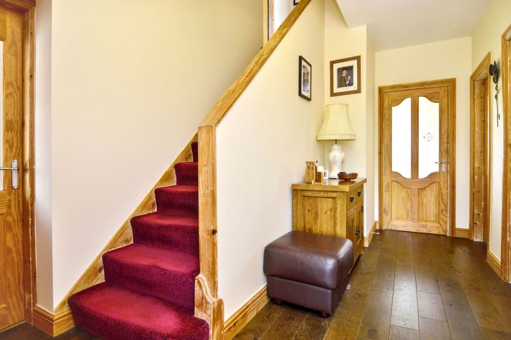 Property photo 3 of 31