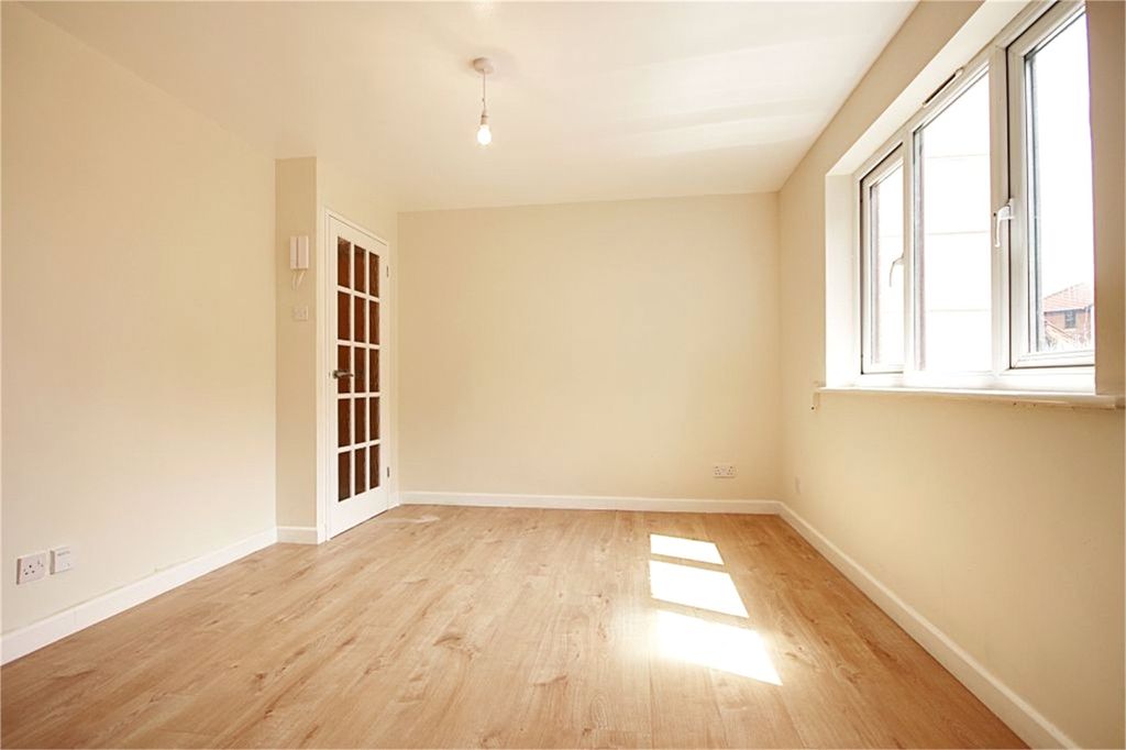 Property photo 3 of 7 Picture_3