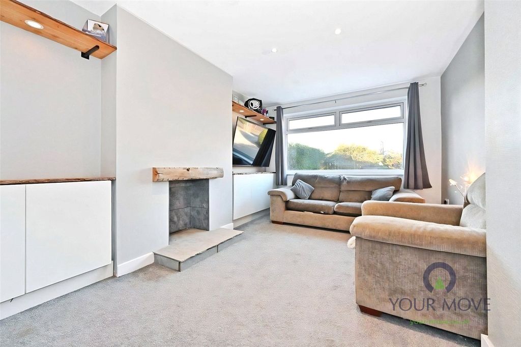 Property photo 2 of 15 Lounge