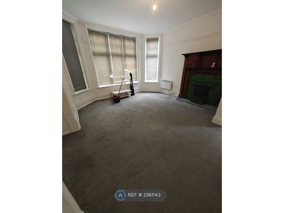 Property photo 2 of 8 Bedroom
