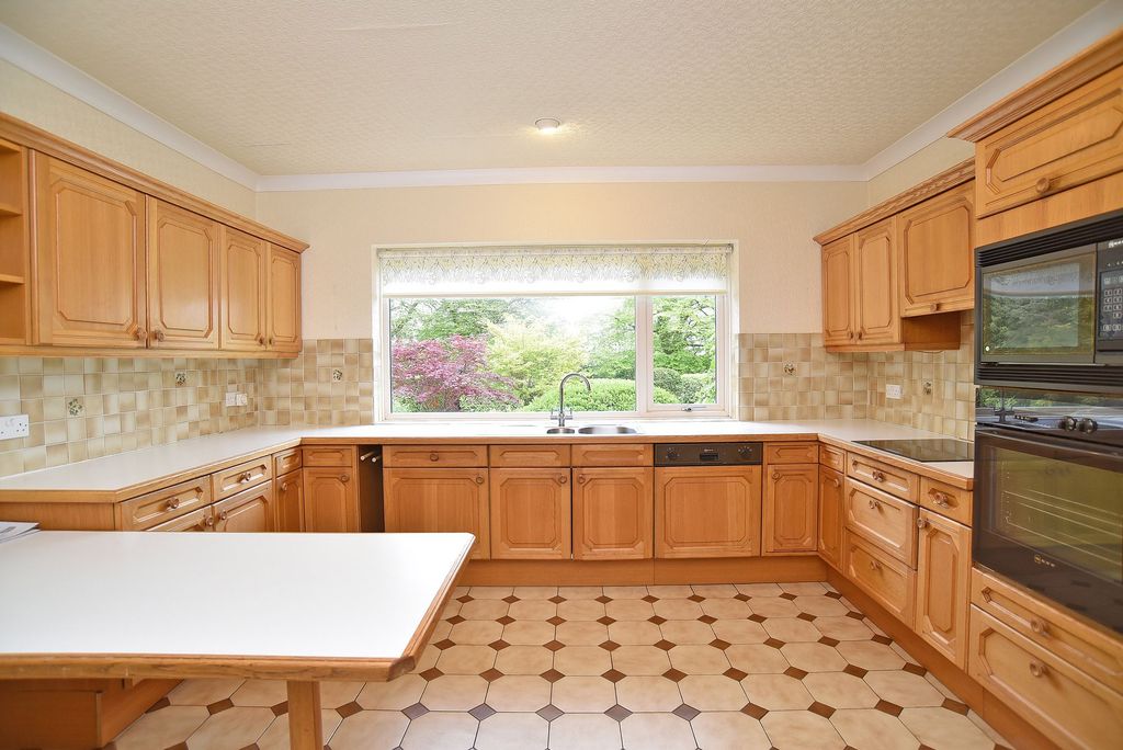 Additional image 8 of 5 bed detached house for sale31 Fulwith Mill Lane, Harrogate HG2