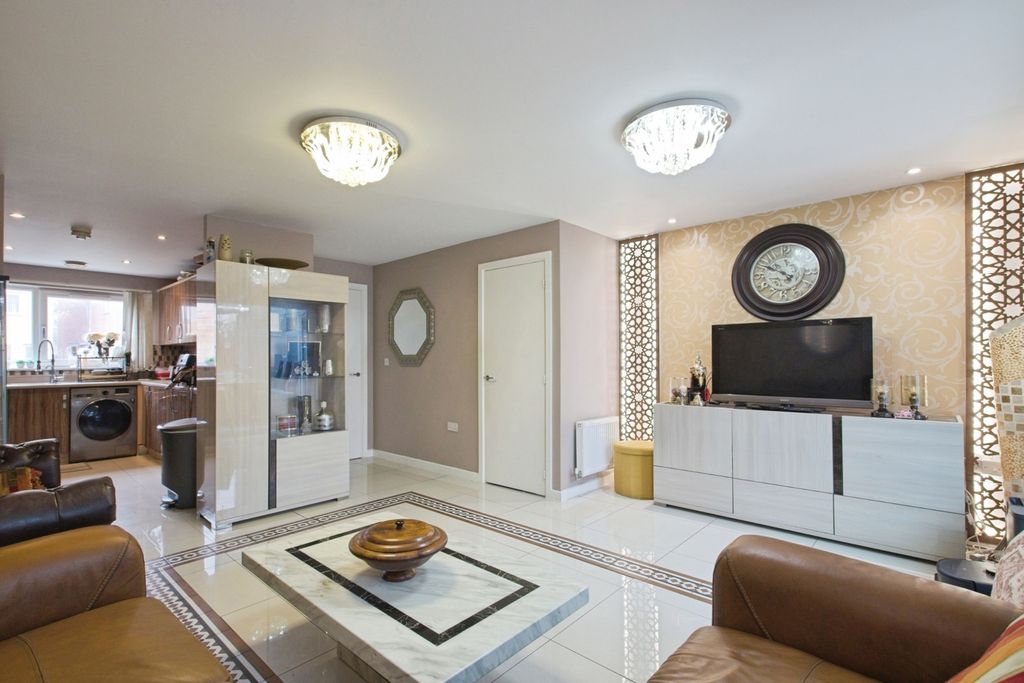 Property photo 3 of 20 Pbox-Img.Jpg