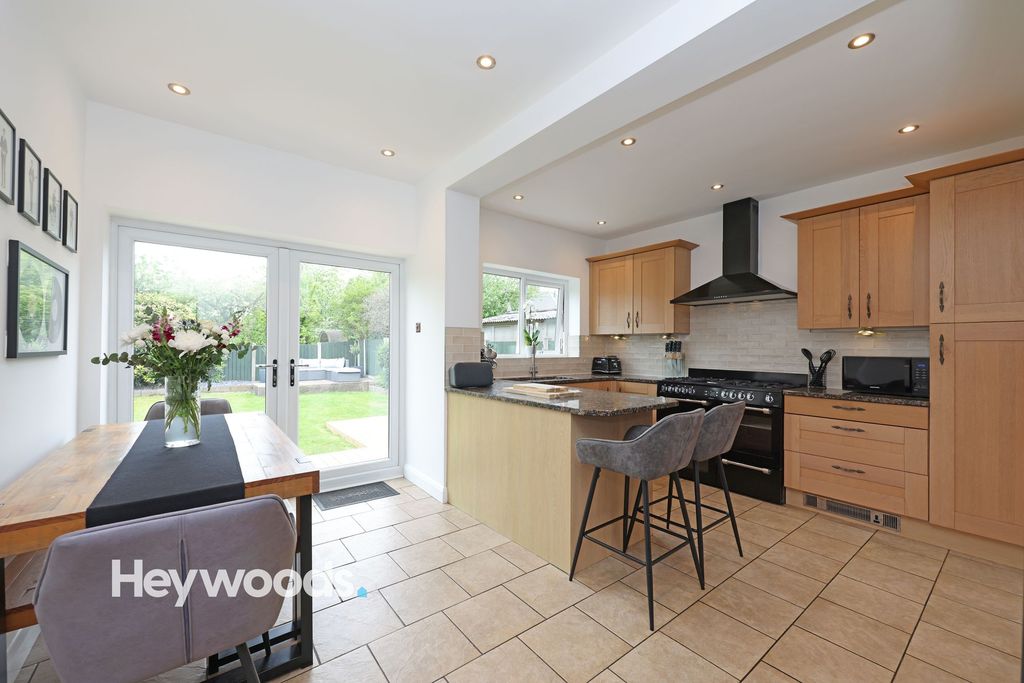 Property photo 3 of 53