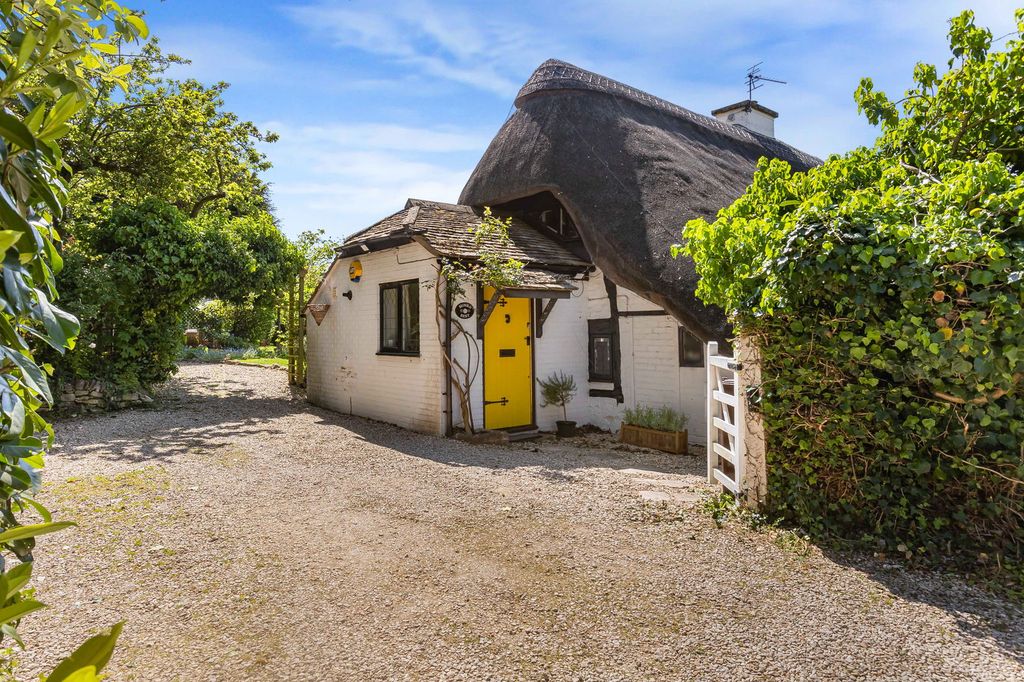Property photo 2 of 17