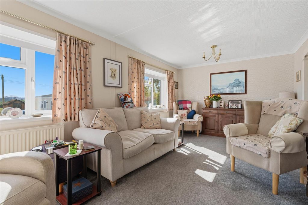 Property photo 3 of 21 17 Avon View (20 Of 23).Jpg