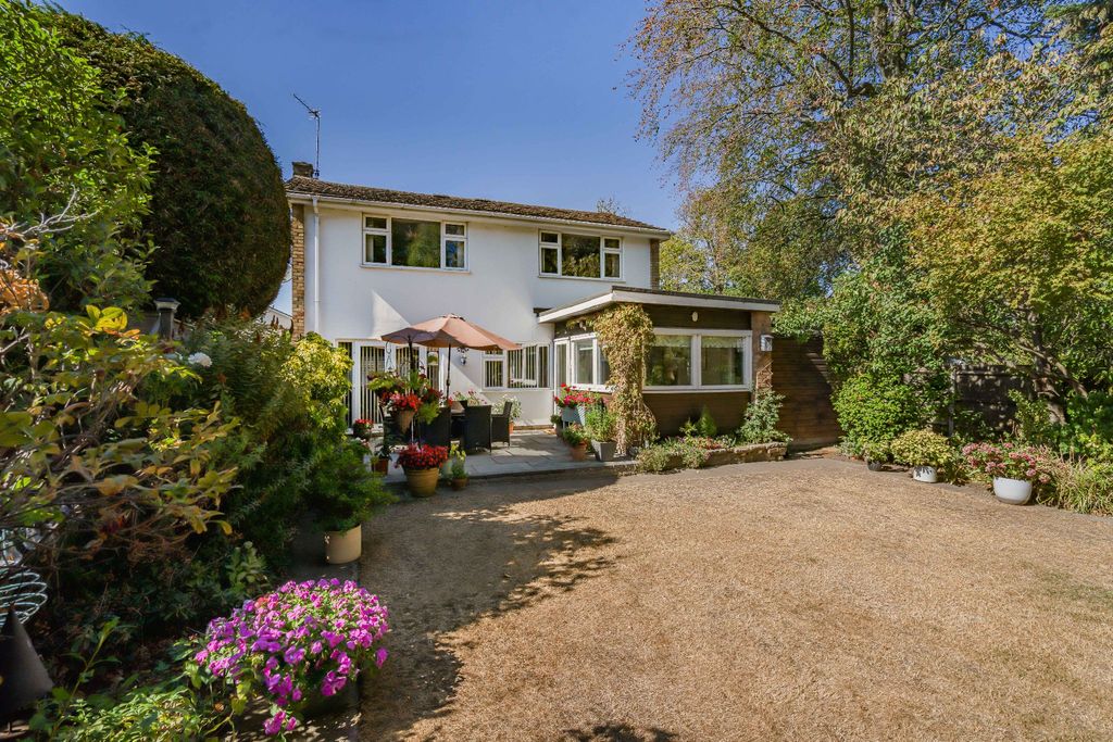 Property photo 2 of 14 Photograph 21