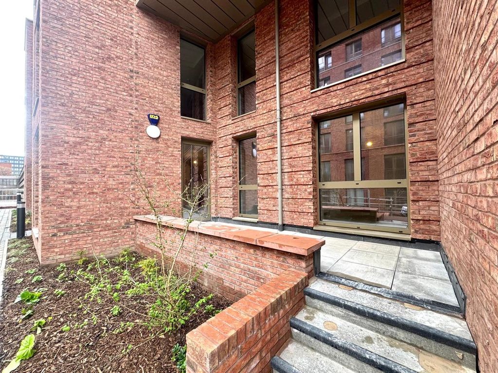 Property photo 3 of 19 Entrance Pic 1.Jpeg