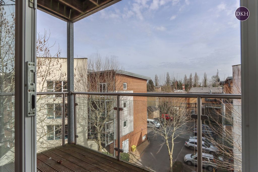 Property photo 2 of 12 Picture No. 20