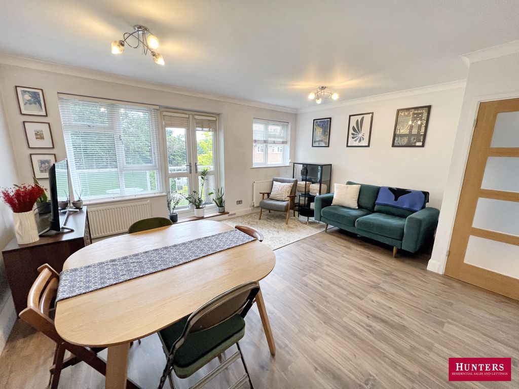 Property photo 1 of 12 Photo 6