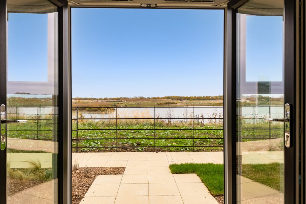 Property photo 3 of 19 Photo