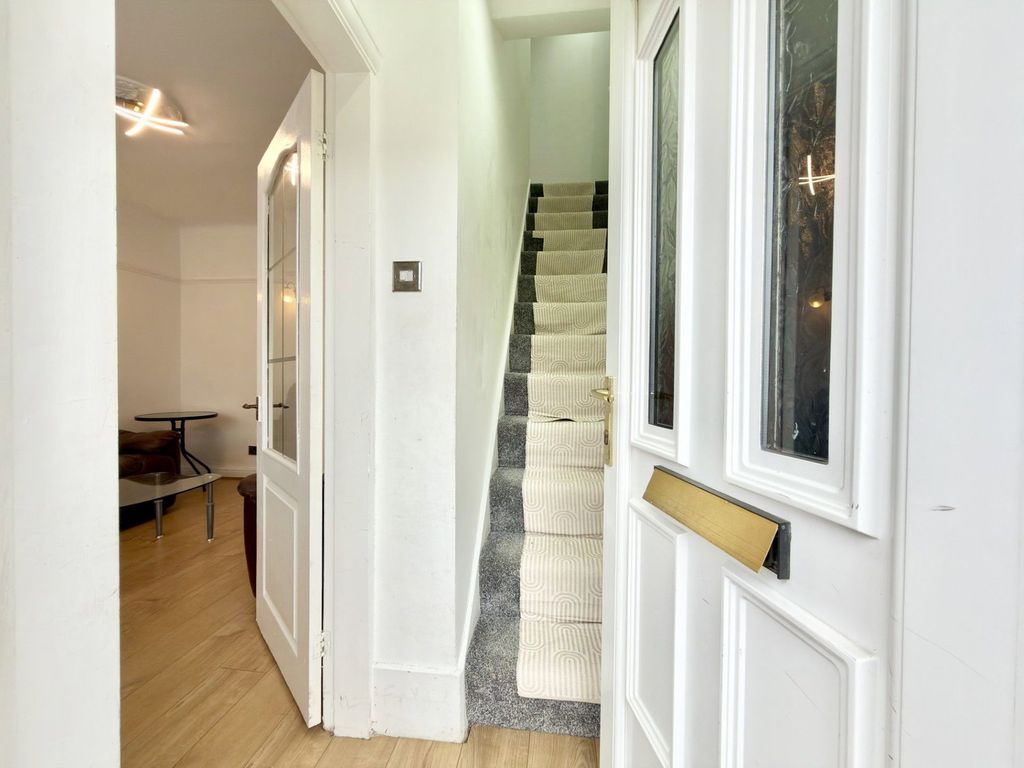 Property photo 3 of 23