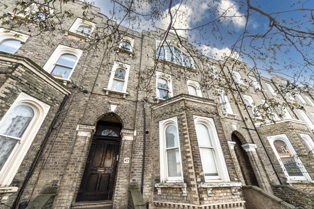 Property photo 2 of 11 External Front