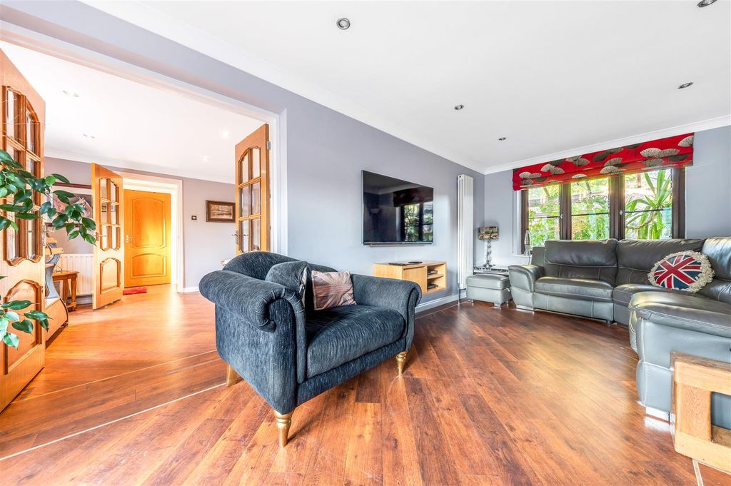 Property photo 3 of 29