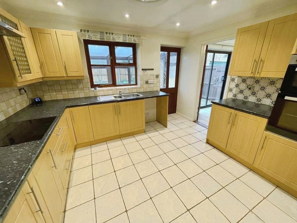 Property photo 3 of 15 Bcec0A48-c3Ffd9Fc-109F-41c0-A0cd-26Fc2Af86575.Jpeg