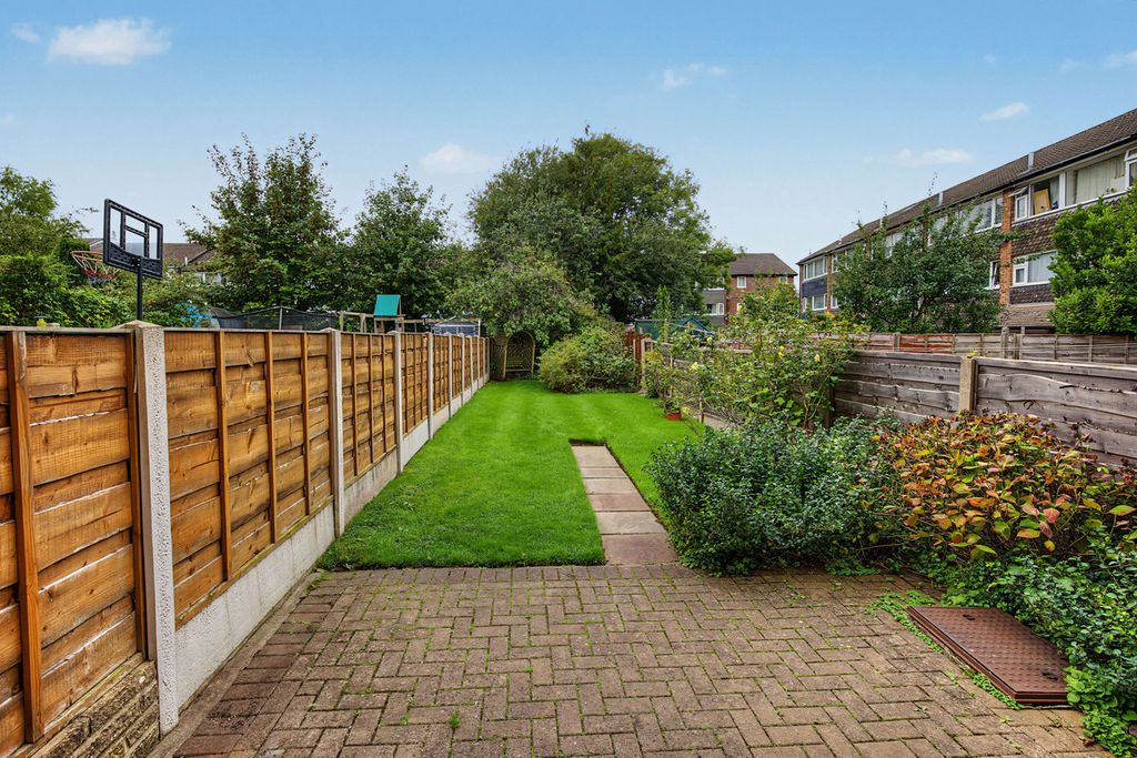 Property photo 2 of 21