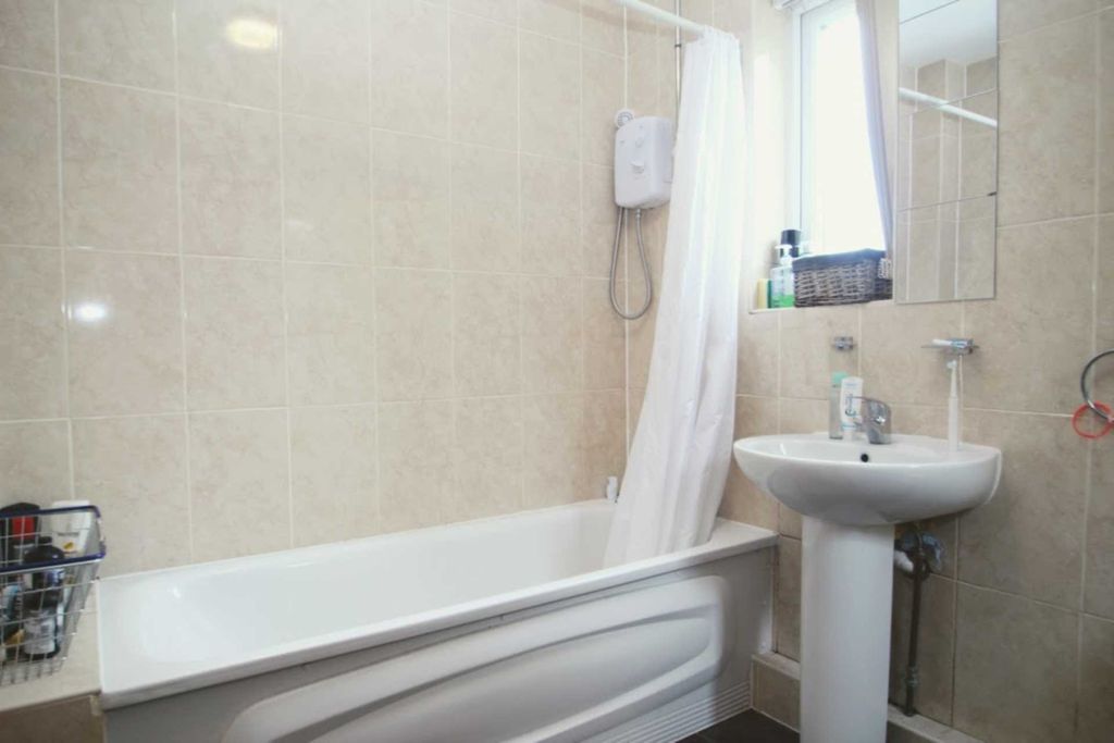 Property photo 2 of 3