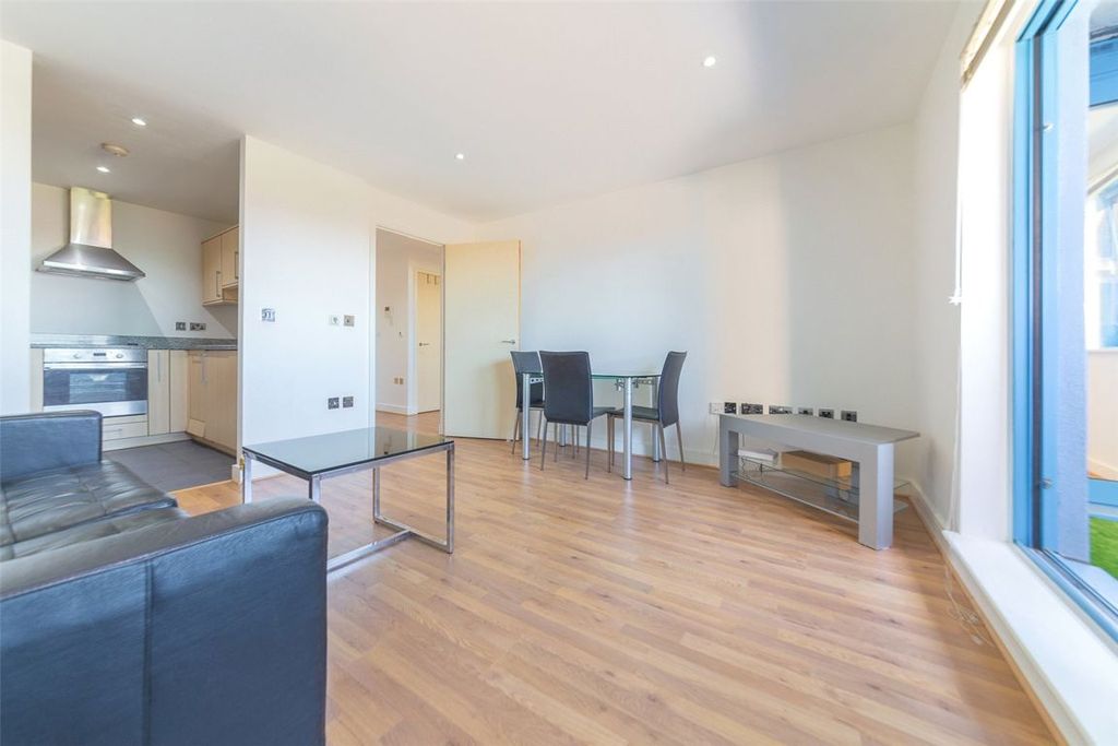 Property photo 2 of 12