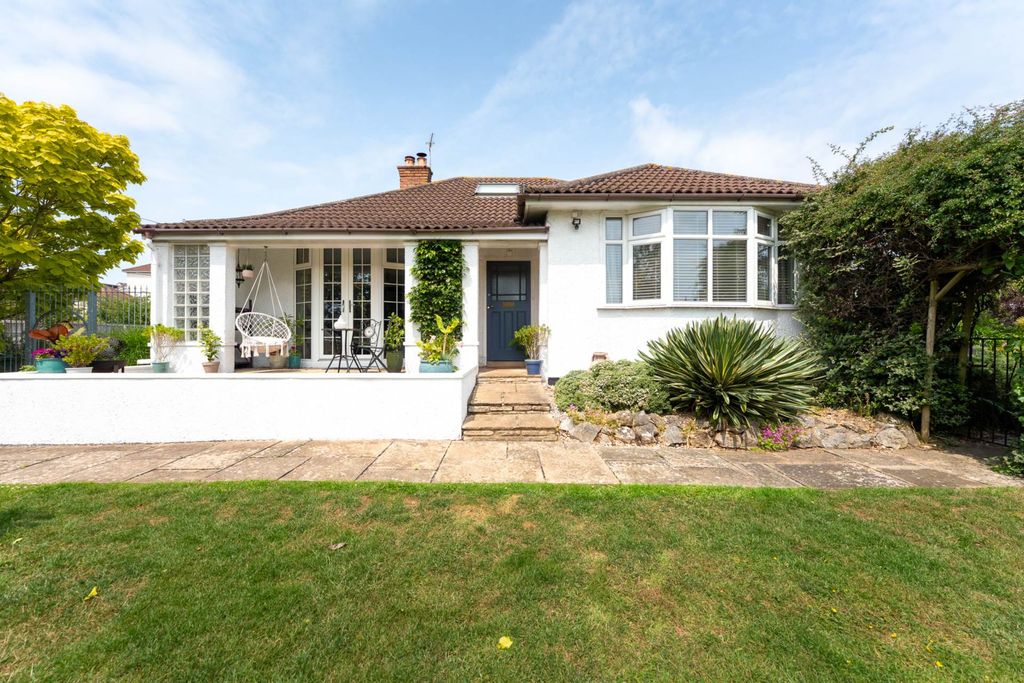 Property photo 1 of 39