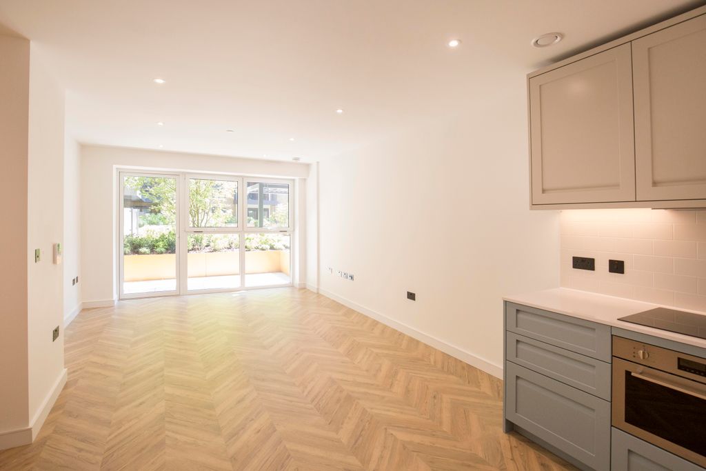 Property photo 3 of 12