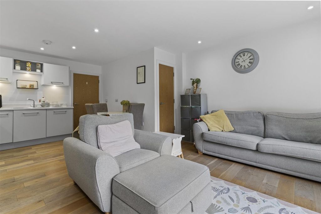 Property photo 2 of 17 Open Plan Living