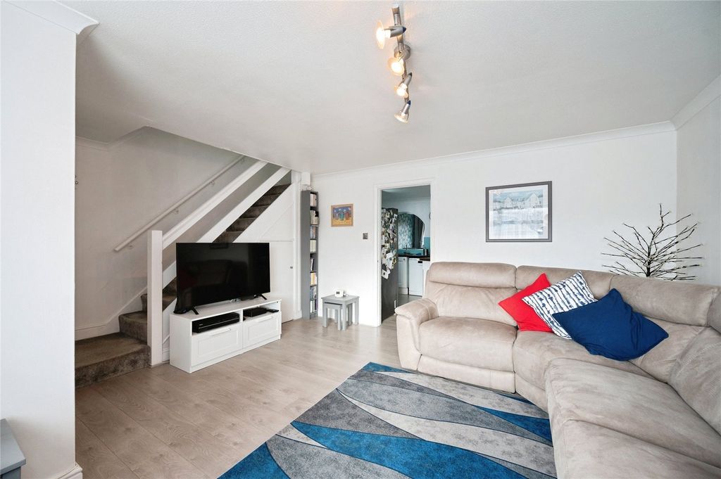 Property photo 2 of 25 Picture No. 11