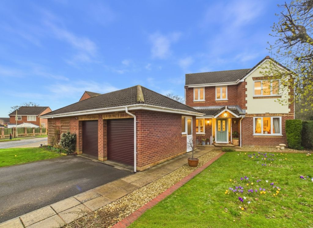 Property photo 1 of 16 Cam03640G0-Pr0095-Still004-001